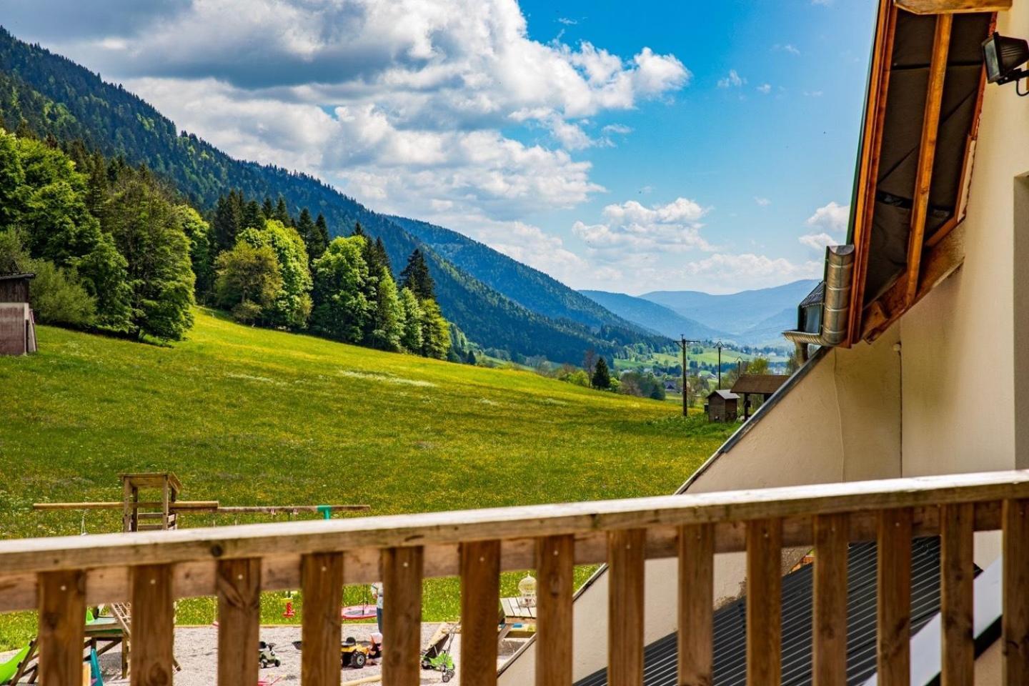 Gîte La Résilience, sur la piste de ski d'Autrans Chambre photo