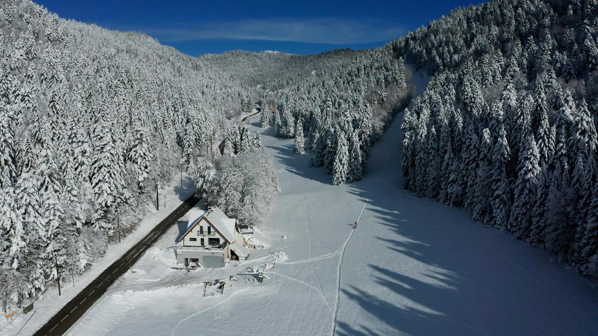 Gîte La Résilience, sur la piste de ski d'Autrans Chambre photo